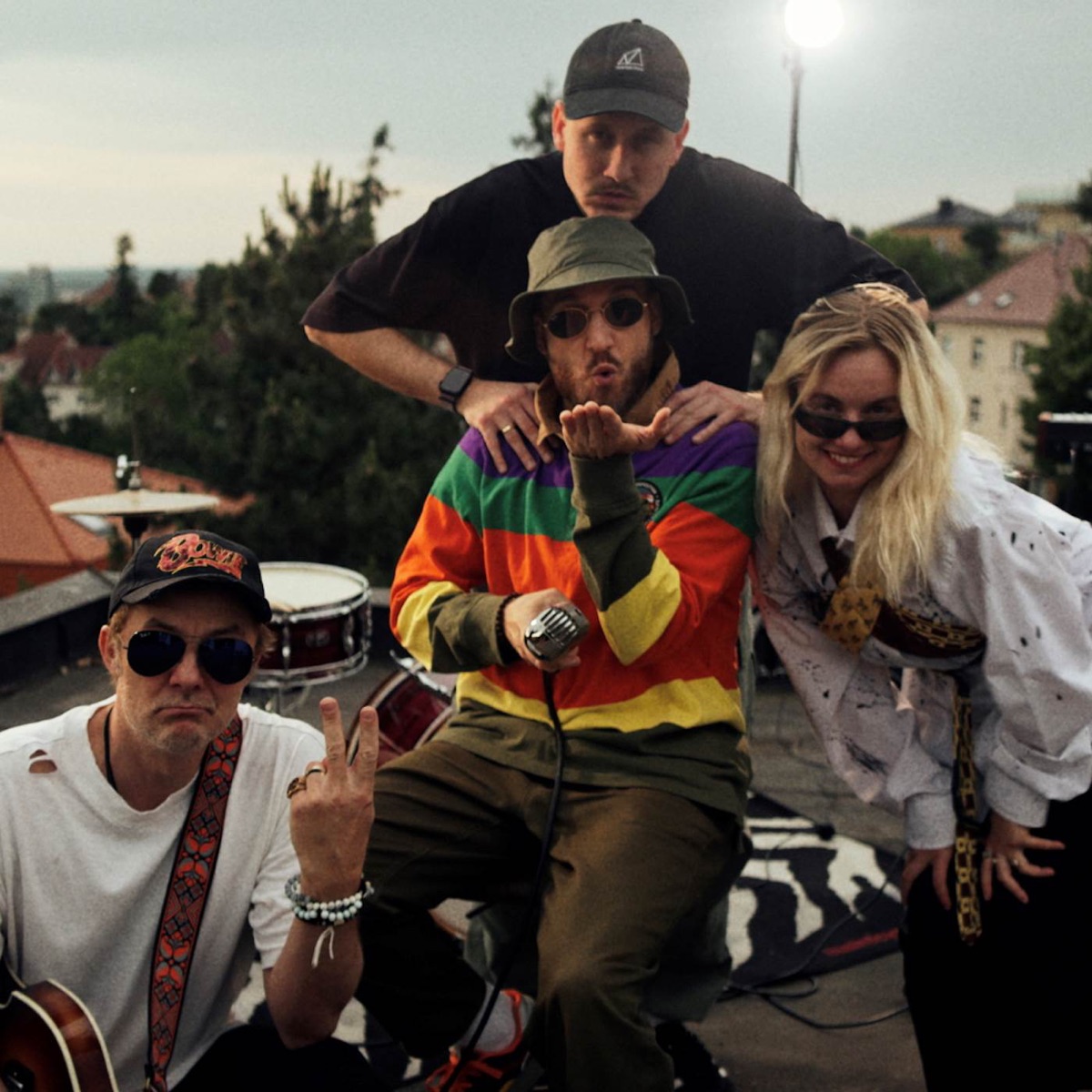 Mimoriadna cena (feat. Kriss Krimm, Tom Sloboda, Matej Ruman)