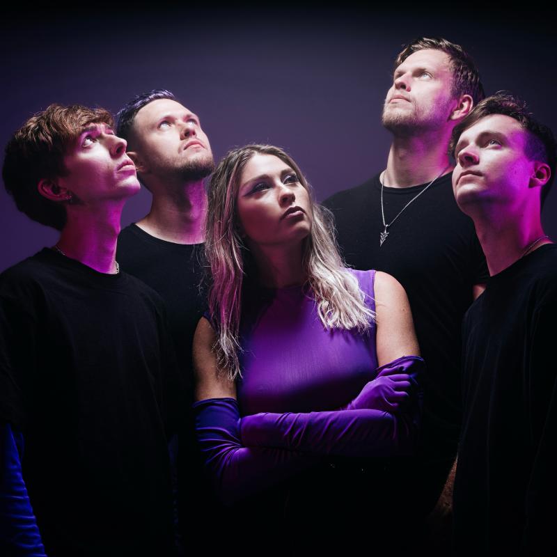 Kapela JAMARON ohlašuje po Roxy koncert ve Foru Karlín.  Za cestou, která je dovedla až k tomuto milníku, se ohlížejí singlem Velkej sen