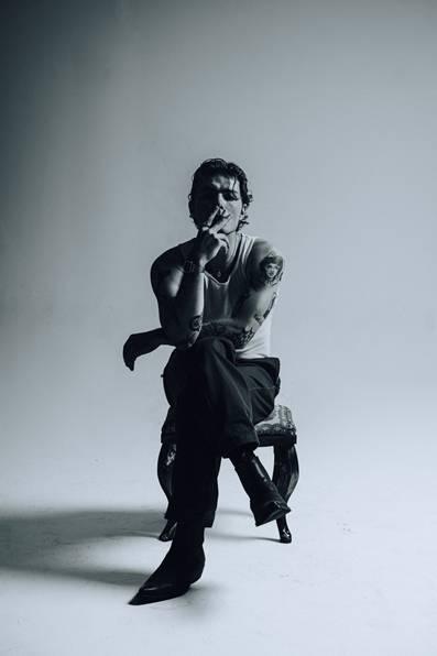 Zpěvák Šimon Opp představuje nový videoklip k úspěšnému singlu Rules