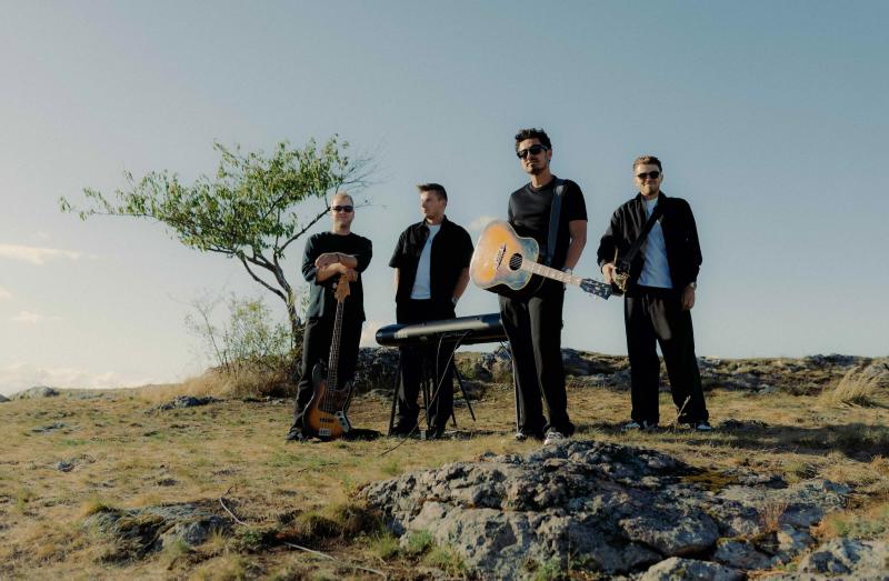 Mirai a Tribbs jsou s trackem Dokola nejhranější v českých rádiích! Poslechněte si akustickou verzi