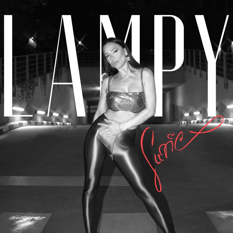 Speváčka Suzie rozsvietila nové Lampy: dojímavá pocta otcovi…